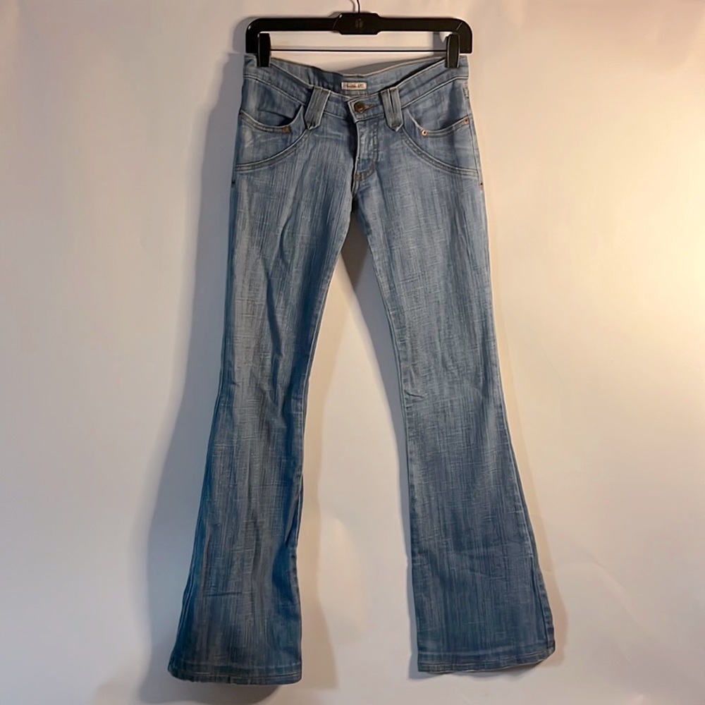 Medium Denim Wash Low Rise Frankie B Jeans - Light flare at bottom - Size: 4
